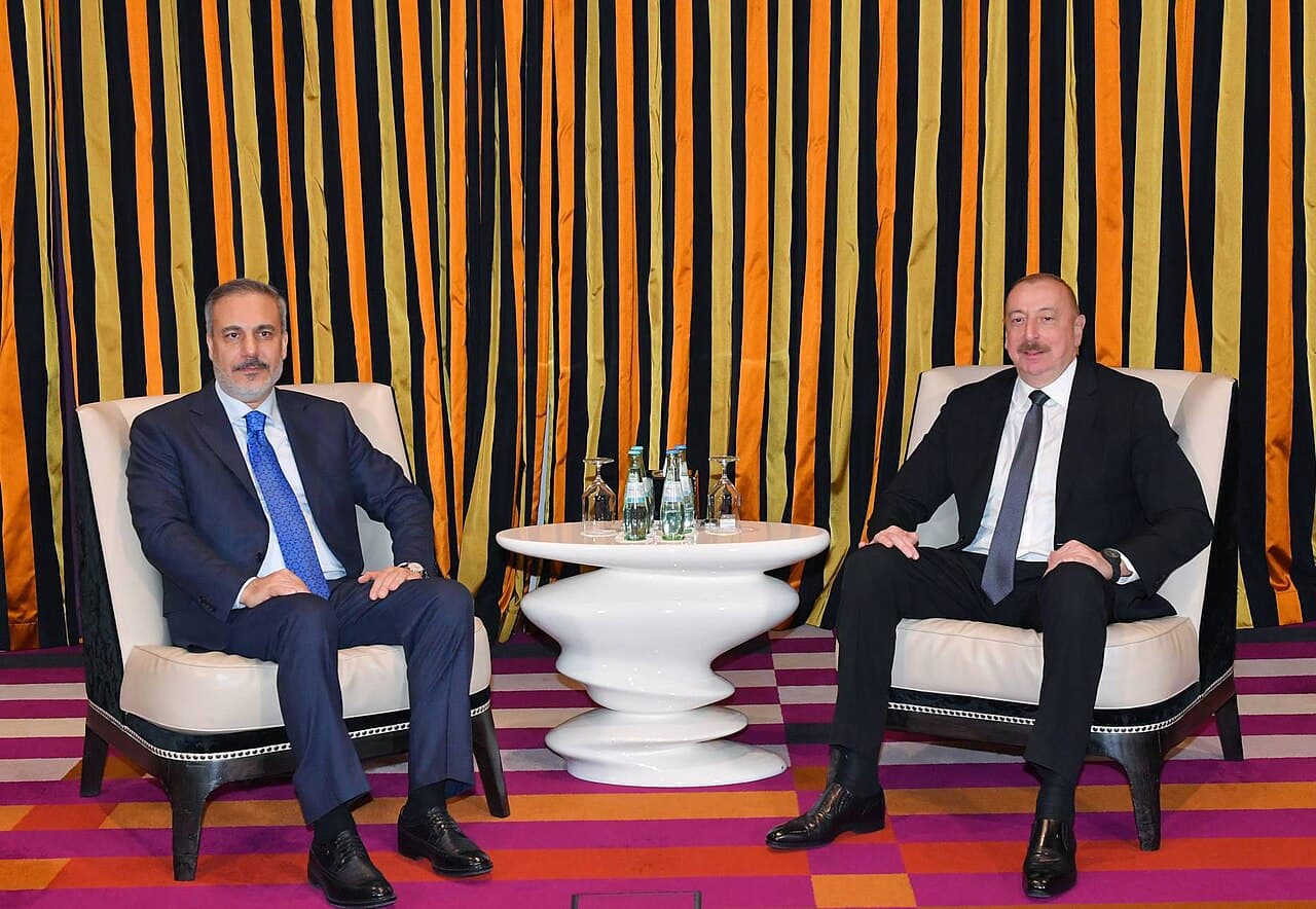 İlham Əliyev Türkiyənin xarici işlər naziri Hakan Fidanı qəbul edib